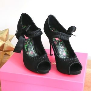 Betsey Johnson Calandra Heels
